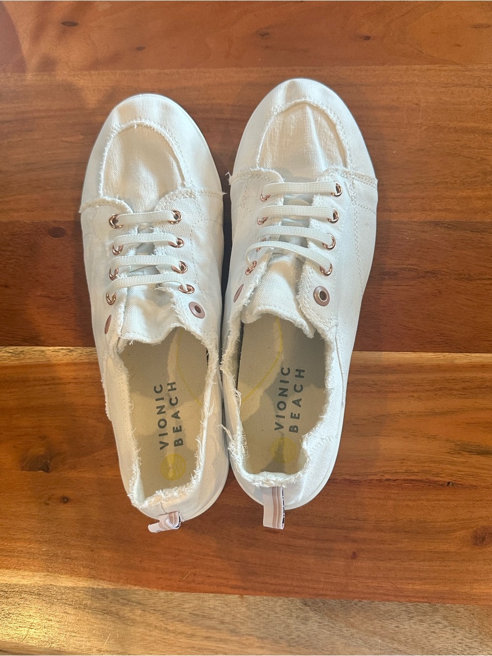 White Vionic Beach Casual Canvas Sneakers